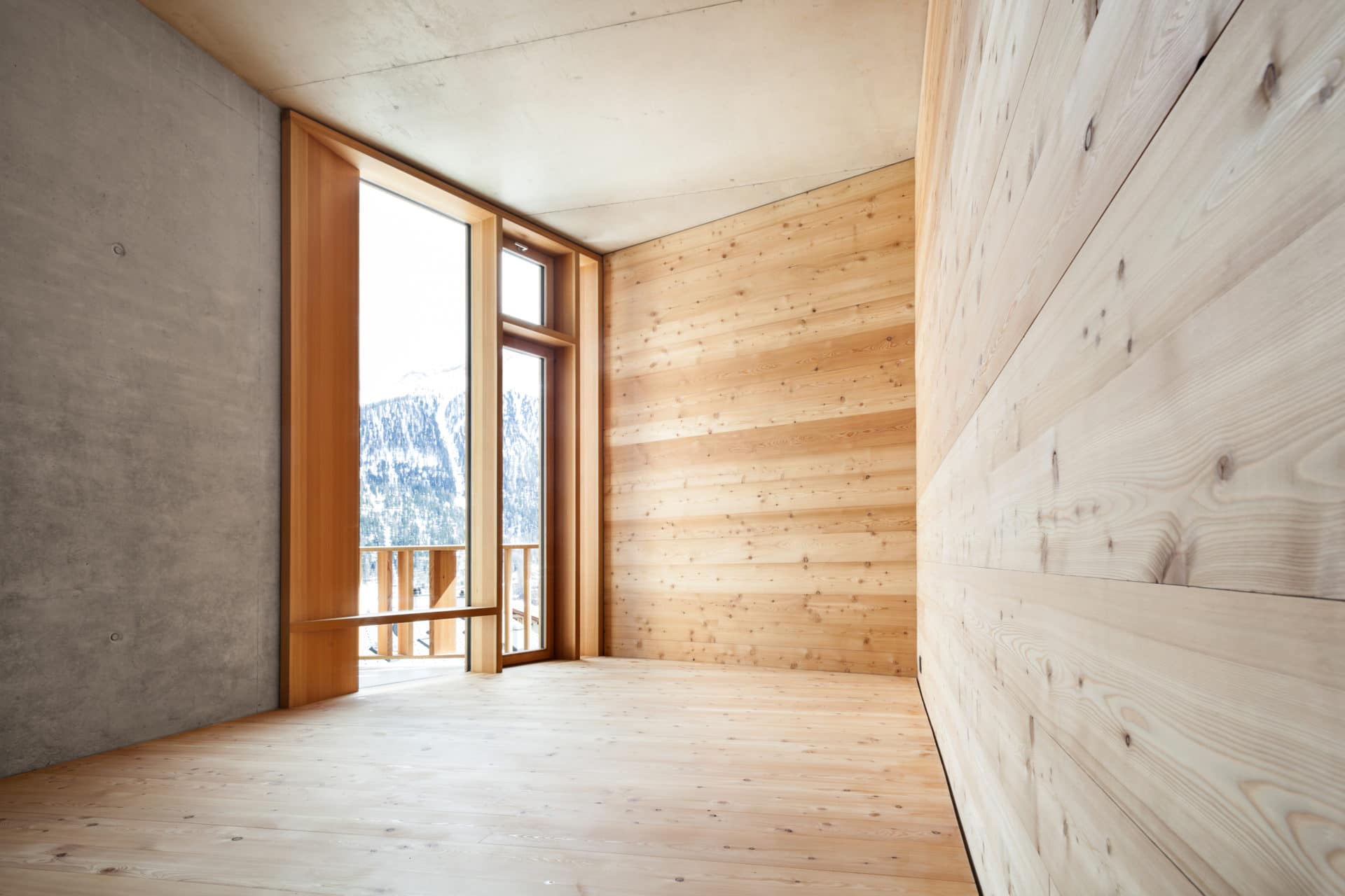 wood curtain wall in pine Modern home with window wall